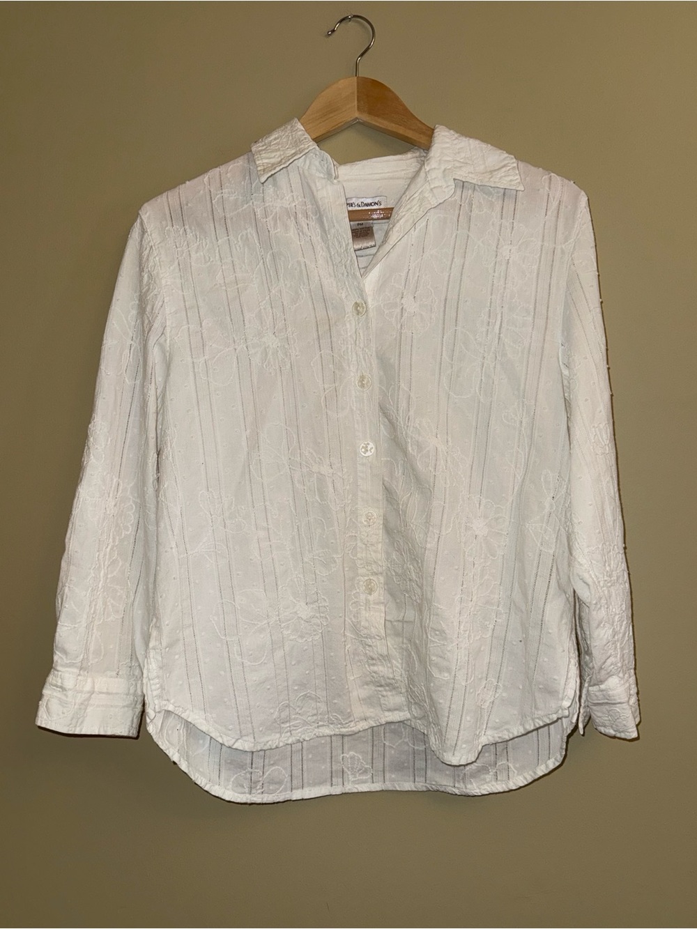 White Floral Embroidery Long Sleeve Button Up Size PM Coastal Beachy Cotton Chic